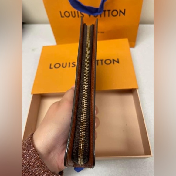 Sold‼️Authentic LV Mono Zippy Wallet💕
Giftable condition🎁 - Picture 6 of 16